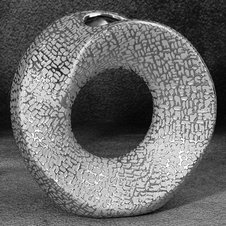 Váza dekoratívna RISO 23 X 9 X 22 cm, keramická hlina, strieborná